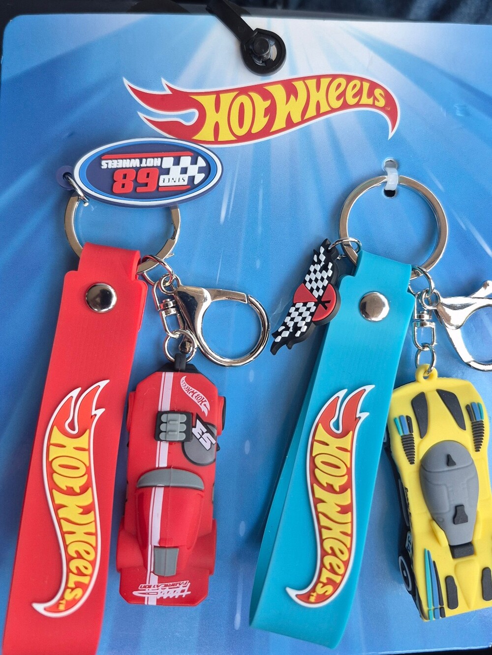 Hot-Wheels Keychain Set - Picture 2 of 3